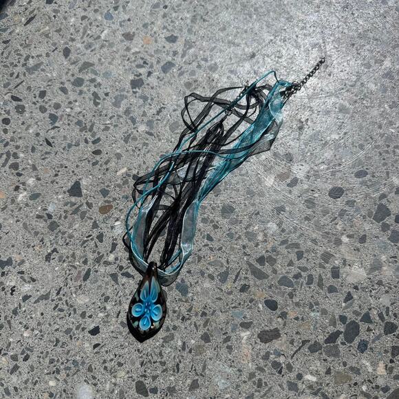 Necklace Blue Black Ribbon Necklace Glass Flower Teardrop Pendant Y2K Vintage - Picture 1 of 1